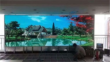 武漢某中學(xué)多媒體活動中心P3全彩